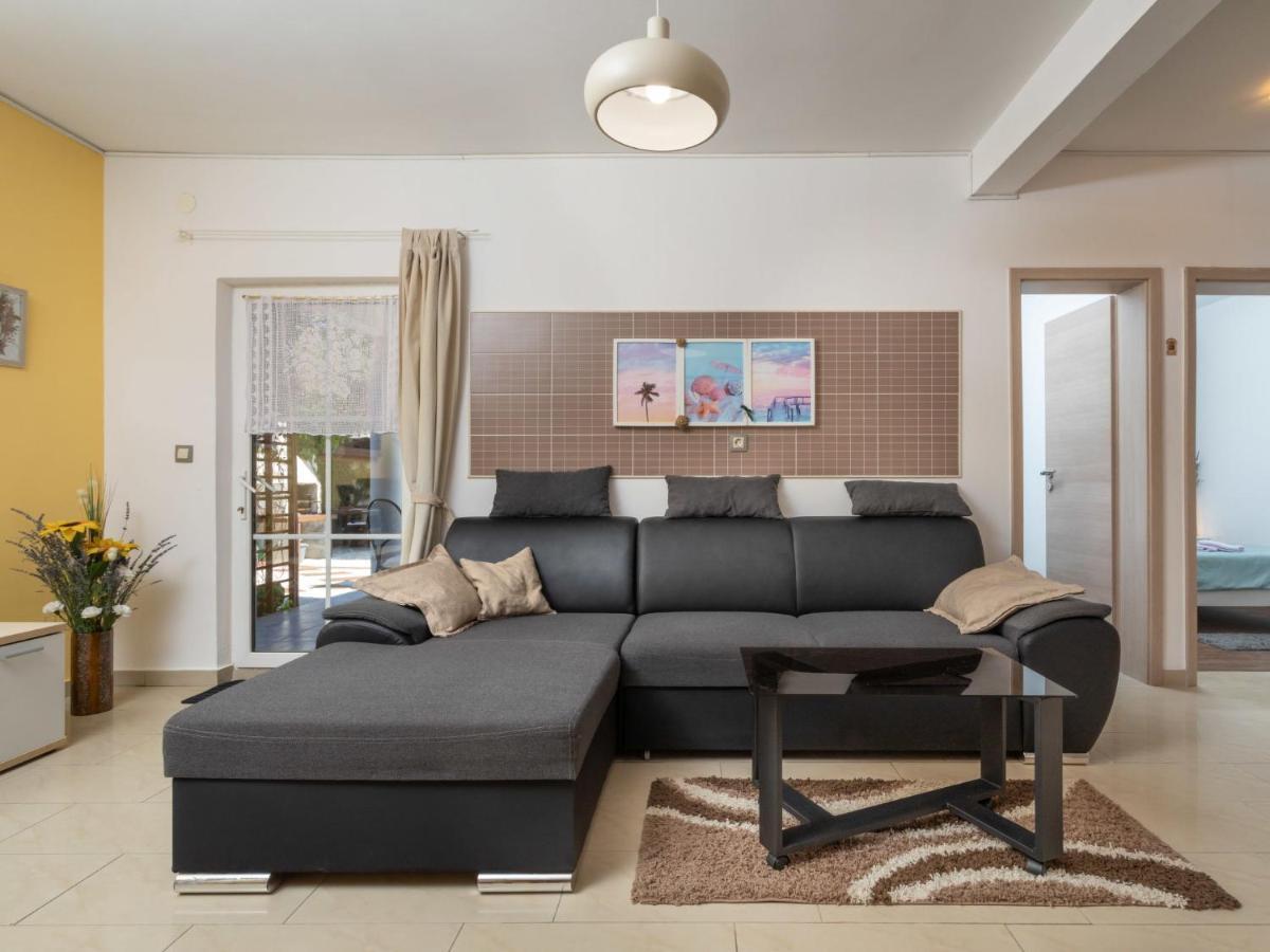 Holiday Home Mikac - Mlk136 By Interhome Dobrinj Eksteriør billede