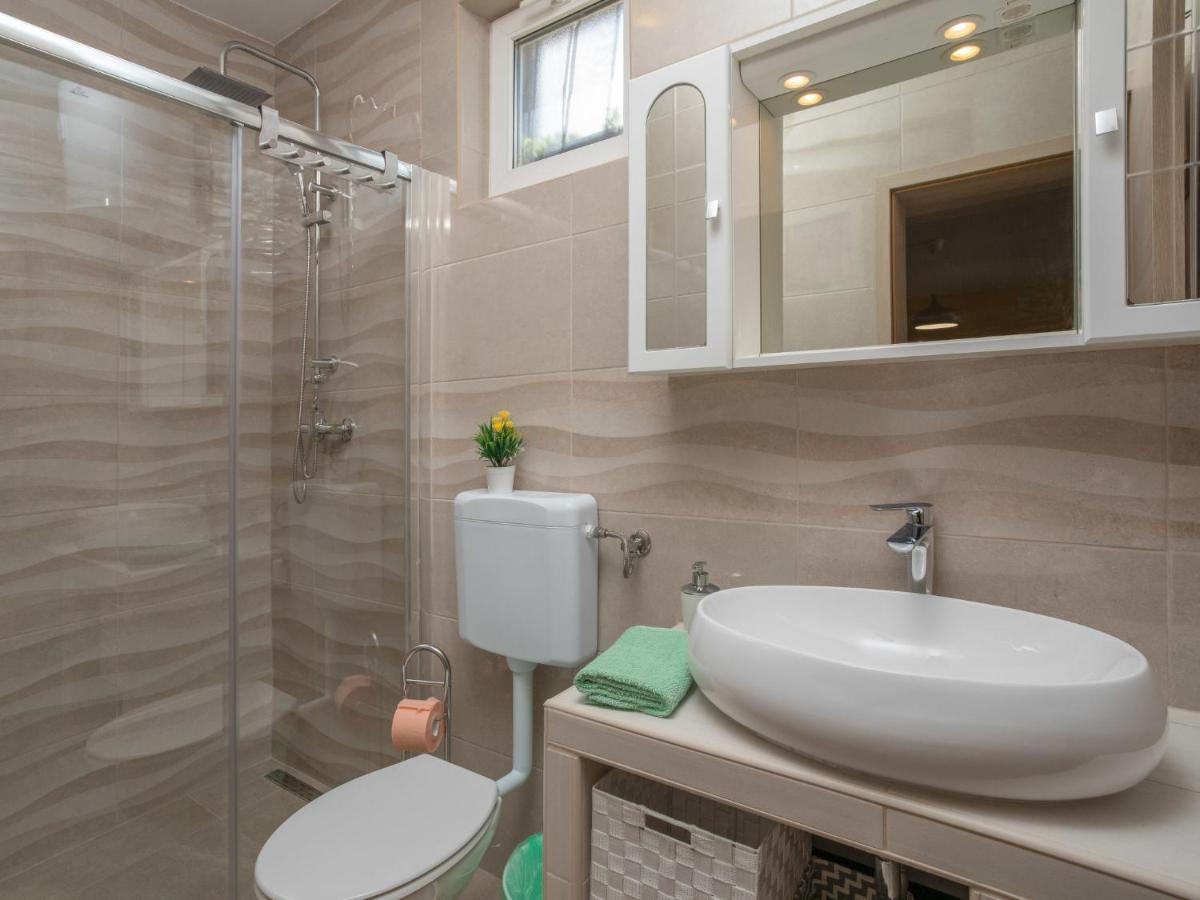 Holiday Home Mikac - Mlk136 By Interhome Dobrinj Eksteriør billede