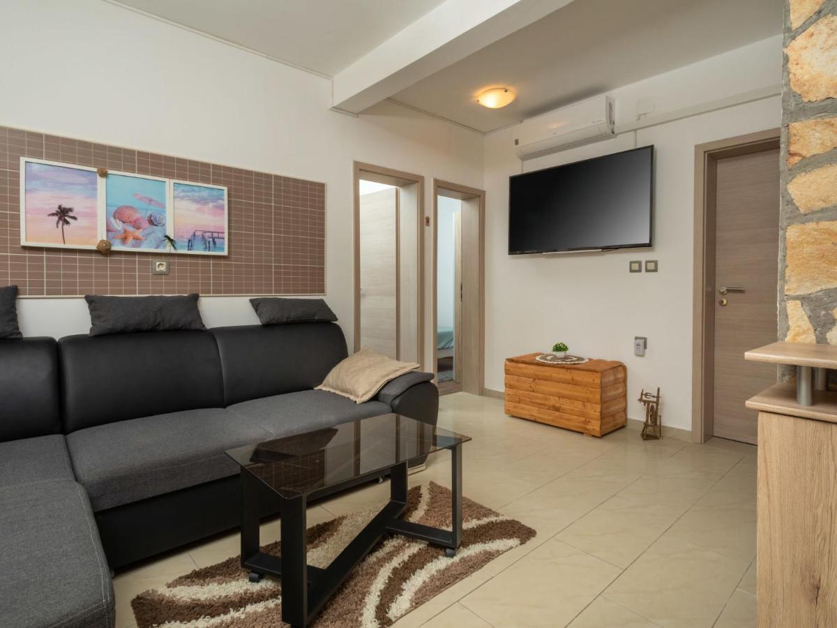 Holiday Home Mikac - Mlk136 By Interhome Dobrinj Eksteriør billede